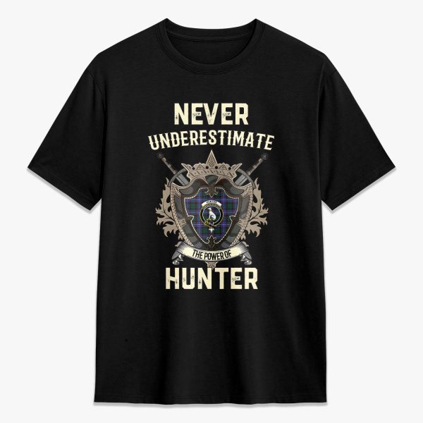Hunter Modern Tartan Crest 2D T-shirt - Never Underestimate Style Online Hot Sale